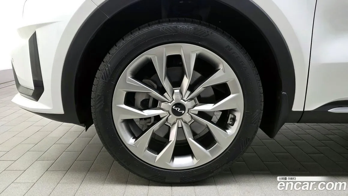 Kia Sorento — фото 9