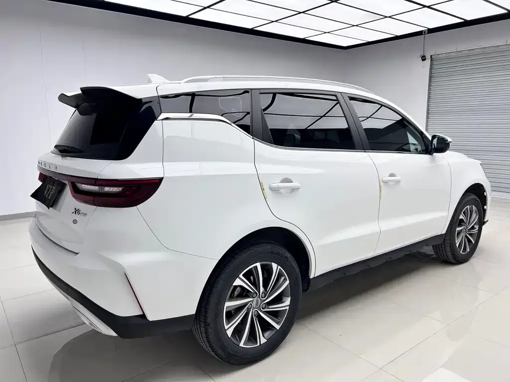 Geely Vision X6 — фото 10