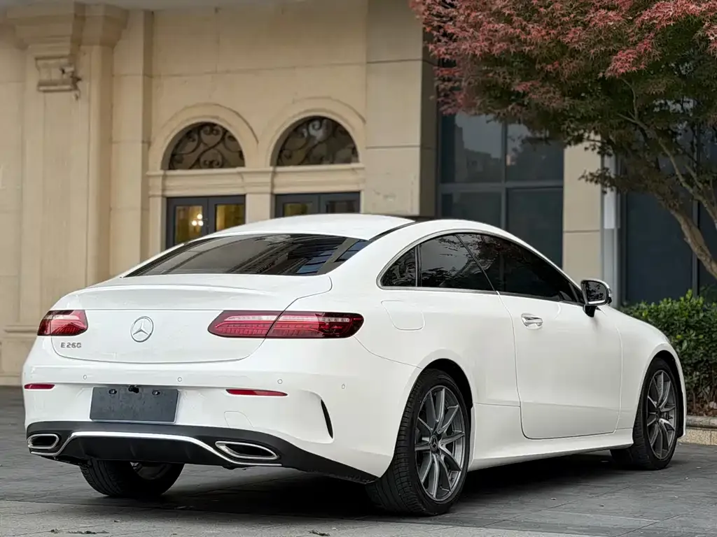 Mercedes-Benz E-Class (Import) — фото 3