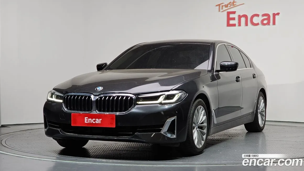 BMW 5-Series — фото 1