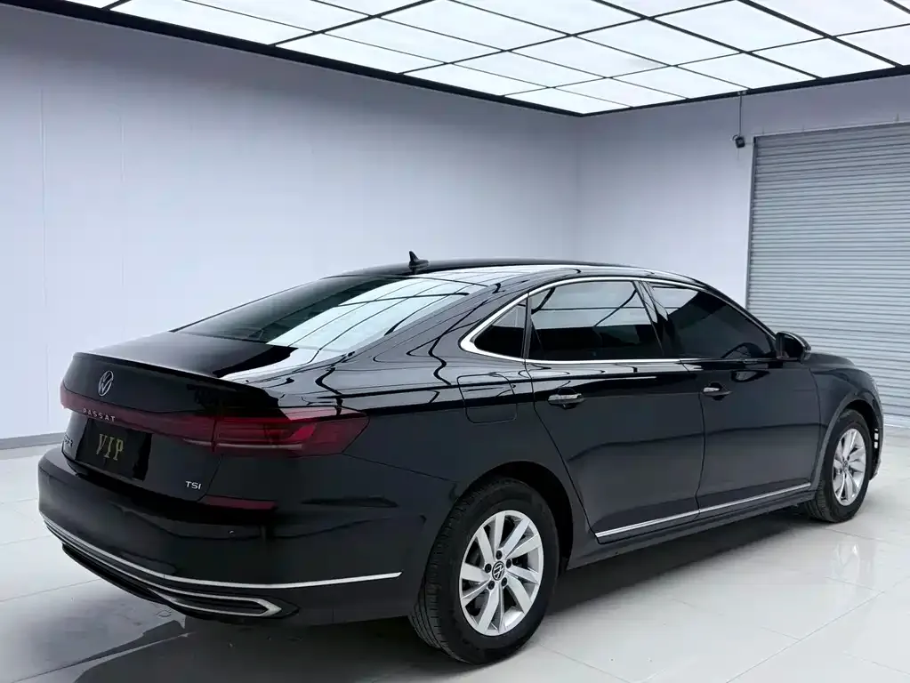 Volkswagen Passat — фото 4