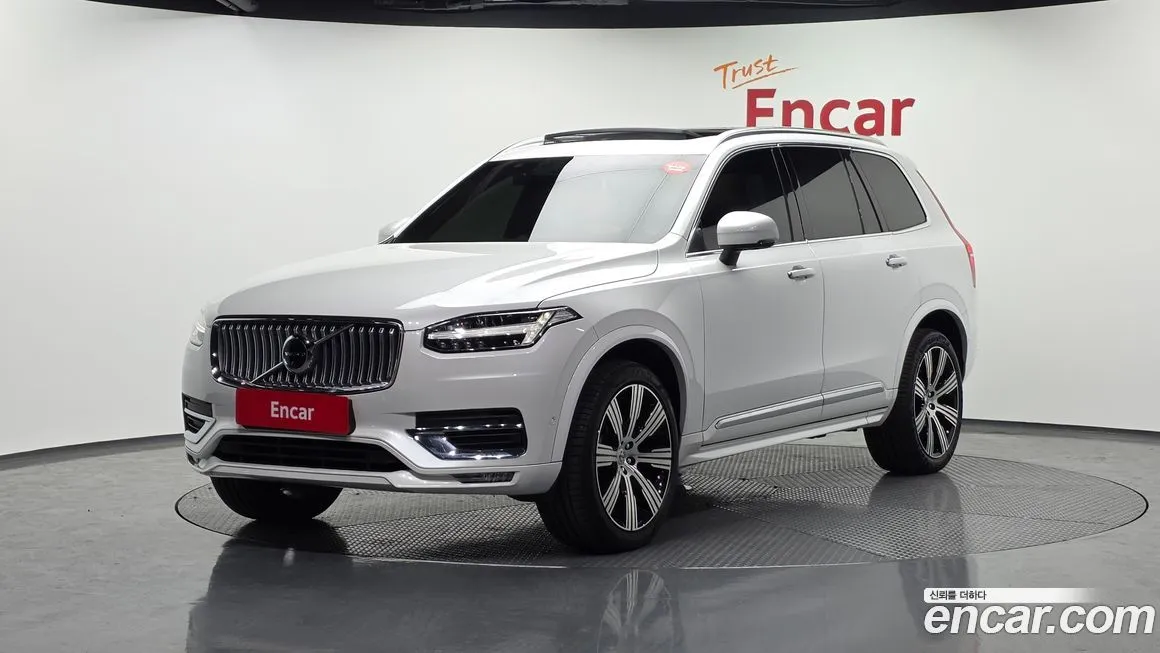 Volvo XC90 — фото 1