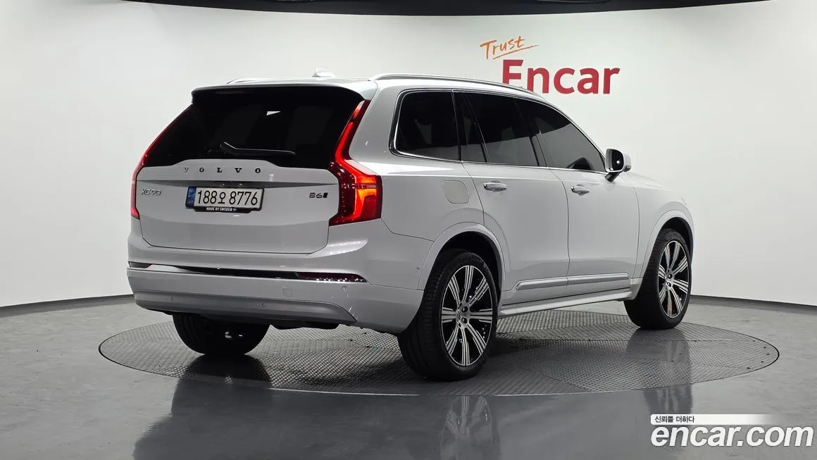 Volvo XC90 — фото 9