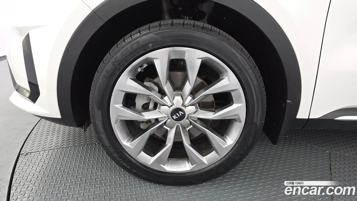 Kia Sorento — фото 7