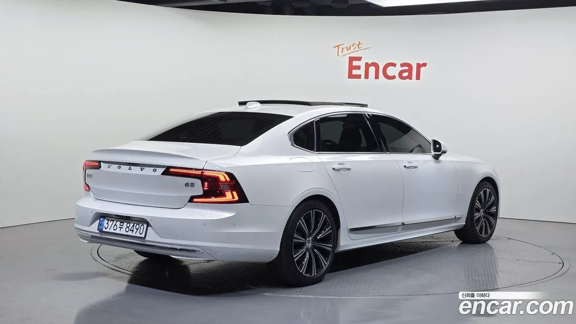 Volvo S90 — фото 3