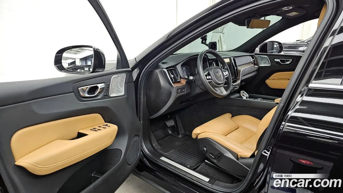 Volvo XC60 — фото 4