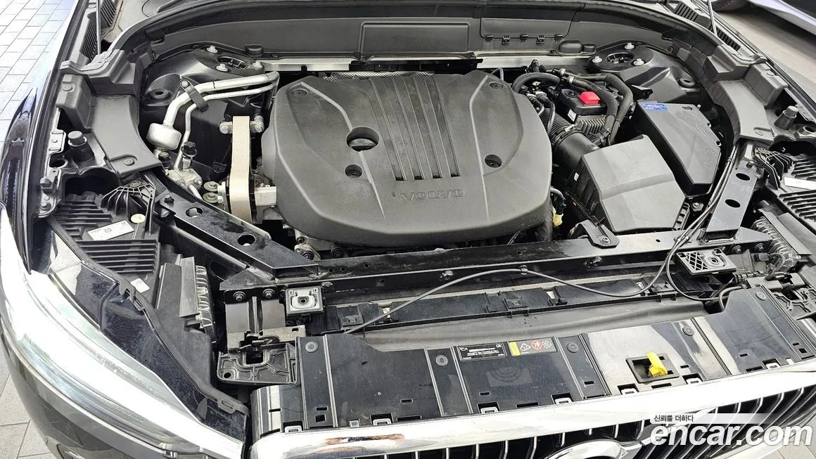 Volvo XC60 — фото 10