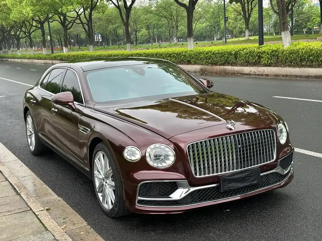 Bentley Flying Spur — фото 9