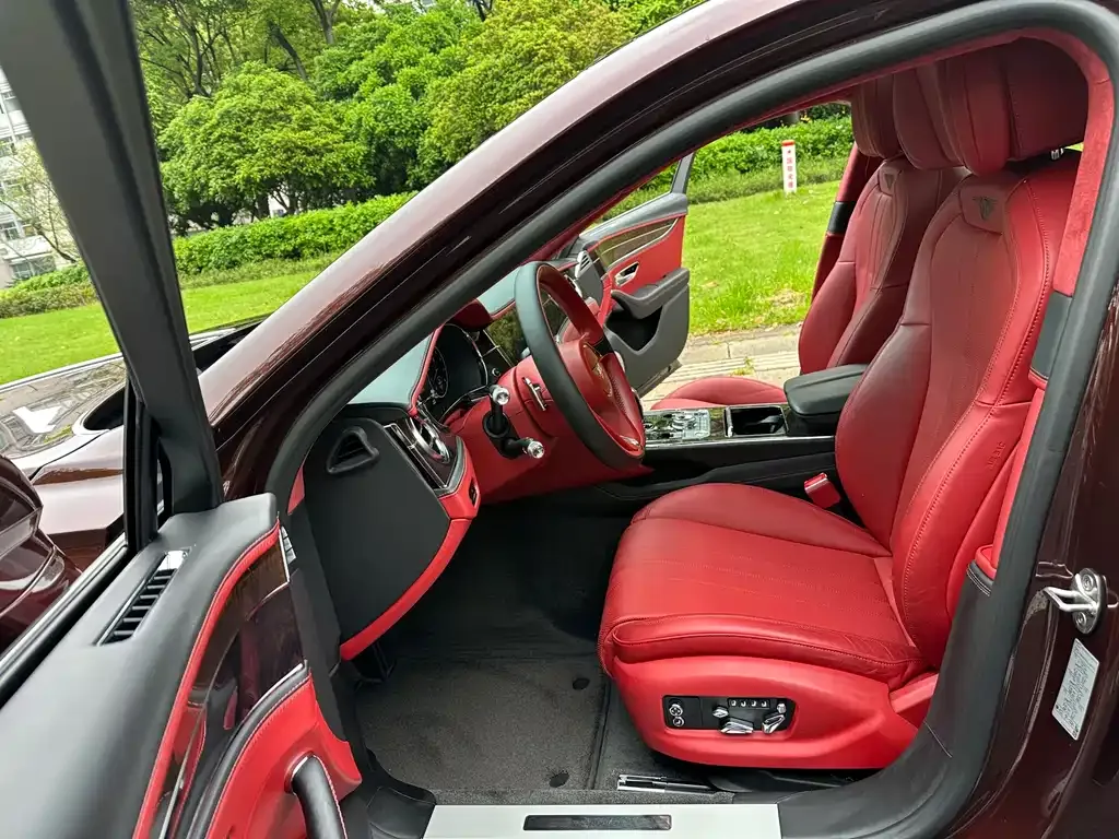 Bentley Flying Spur — фото 4