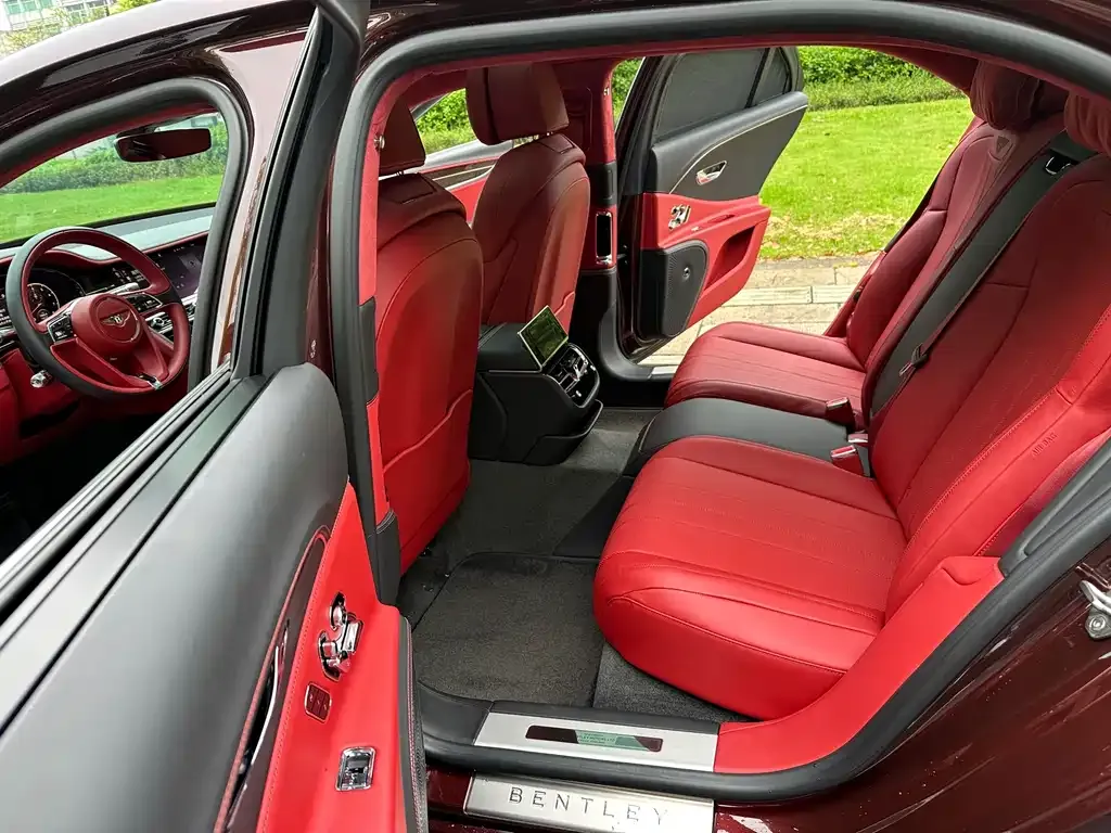 Bentley Flying Spur — фото 7