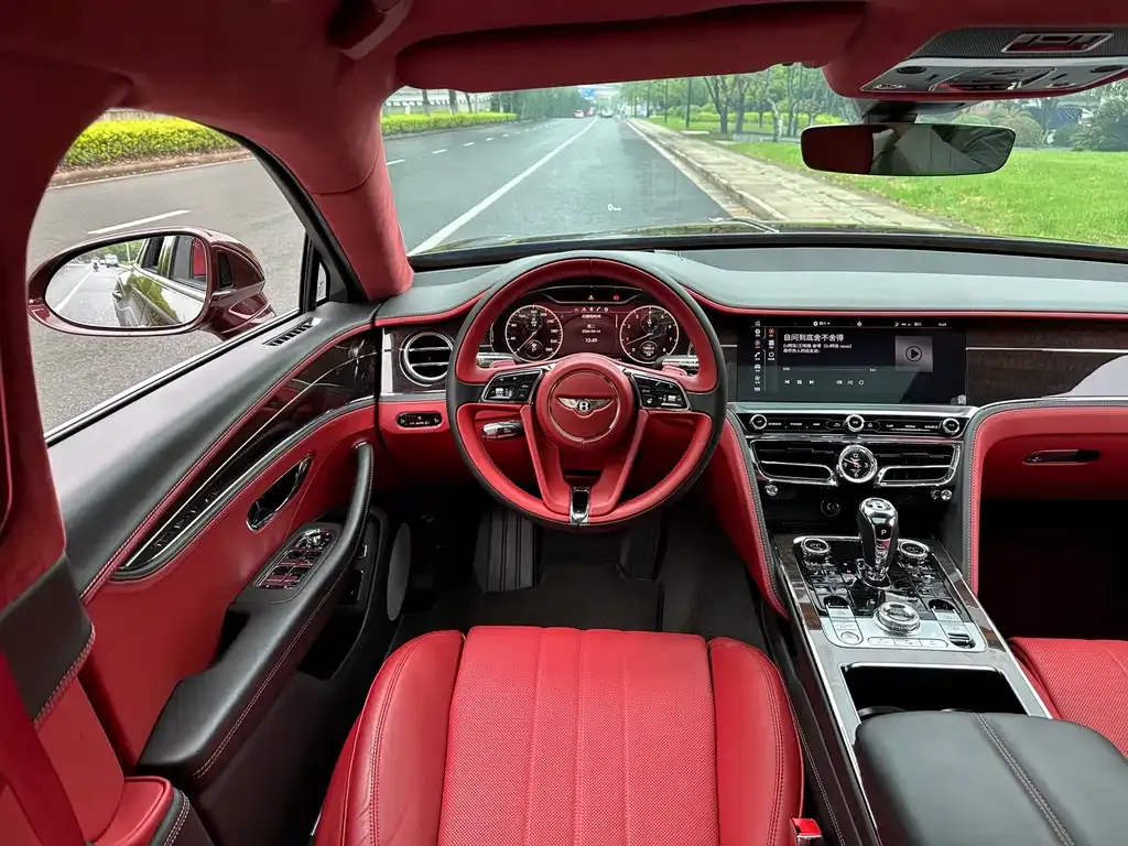 Bentley Flying Spur — фото 3