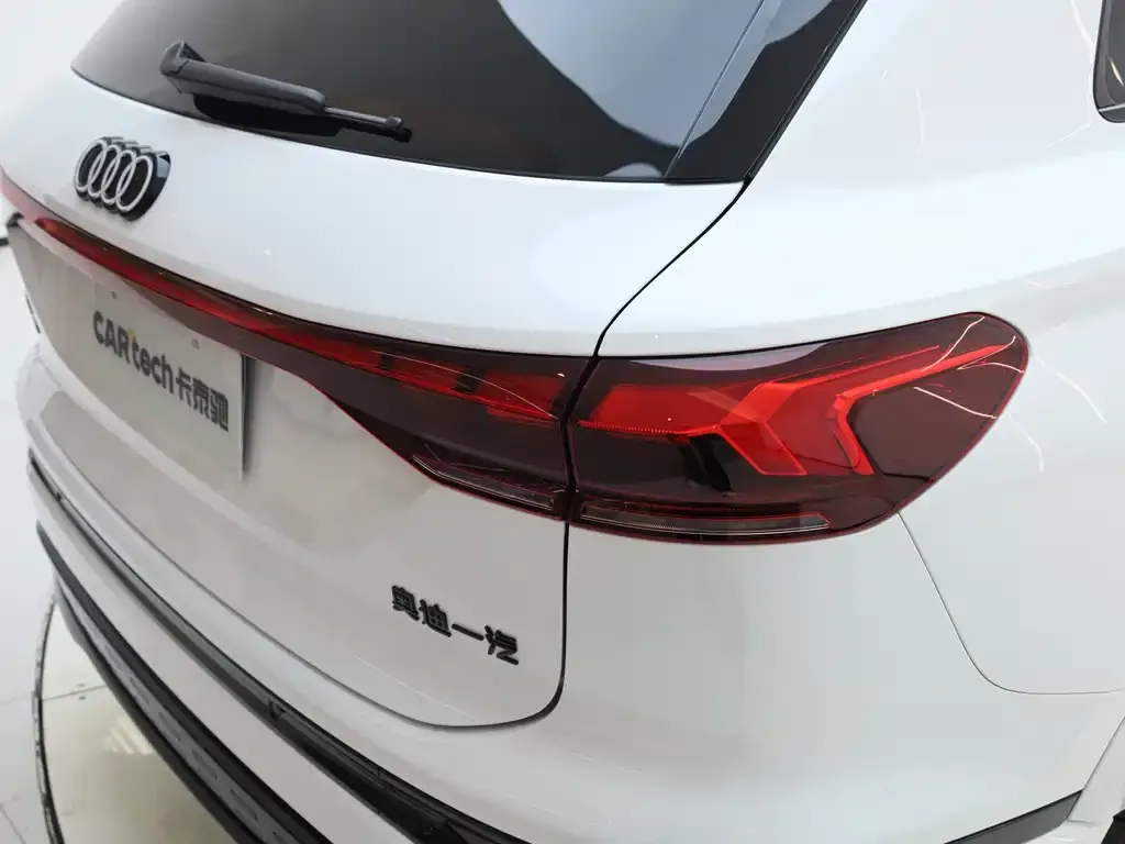 Audi Q6L e-tron — фото 7