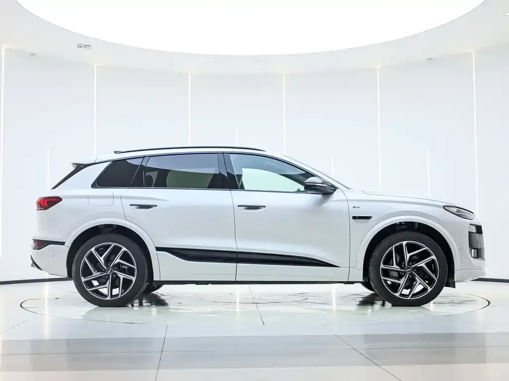 Audi Q6L e-tron — фото 4