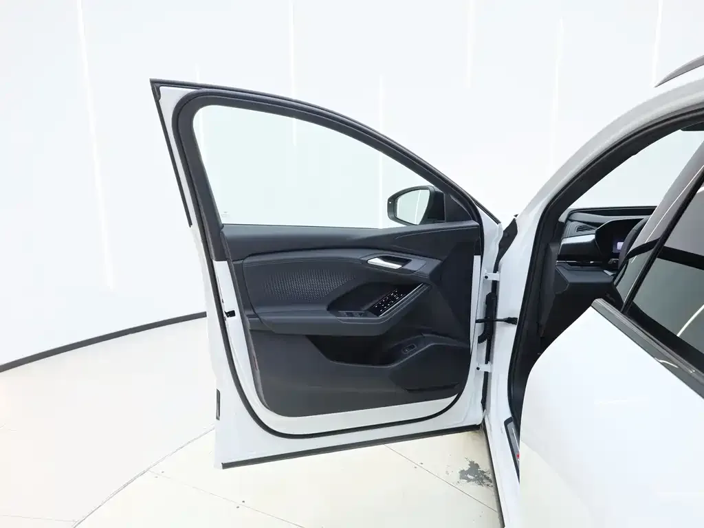 Audi Q6L e-tron — фото 10