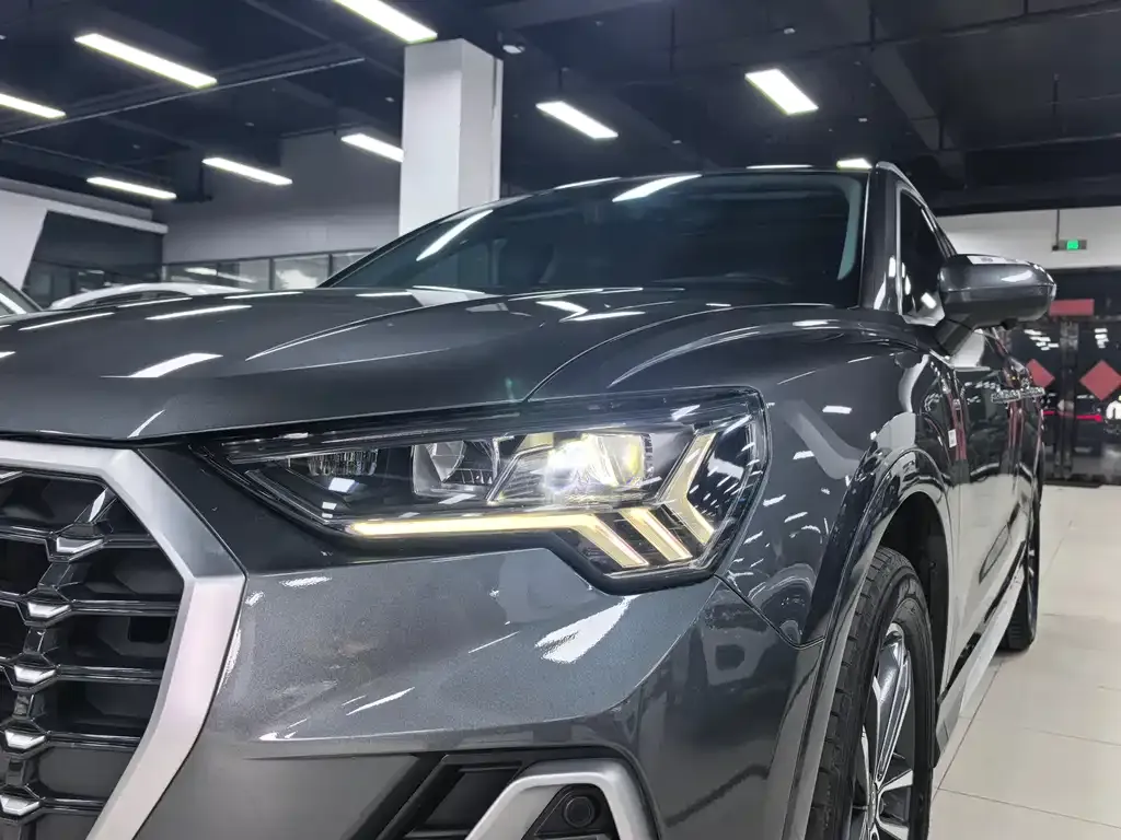 Audi Q3 — фото 10