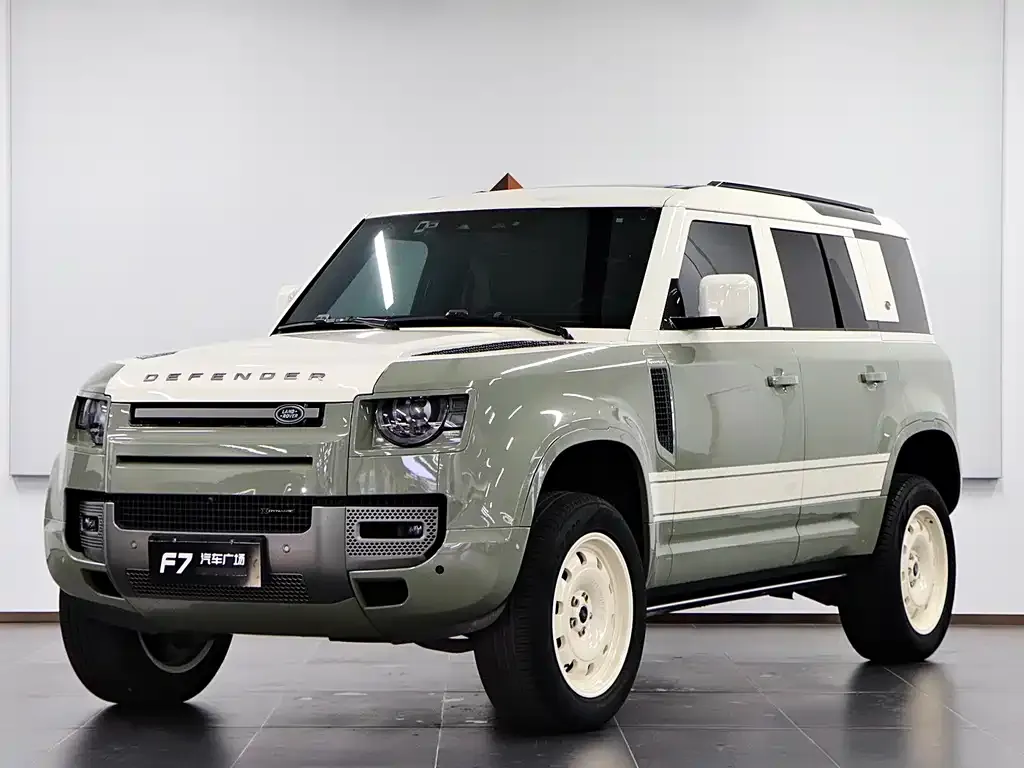 Land Rover Defender — фото 1