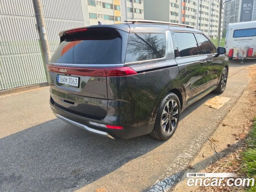 Kia Carnival — фото 4