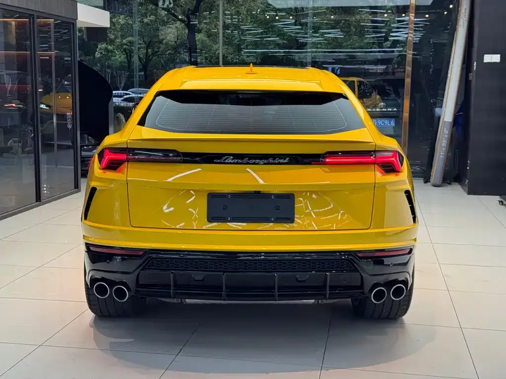 Lamborghini Urus — фото 10