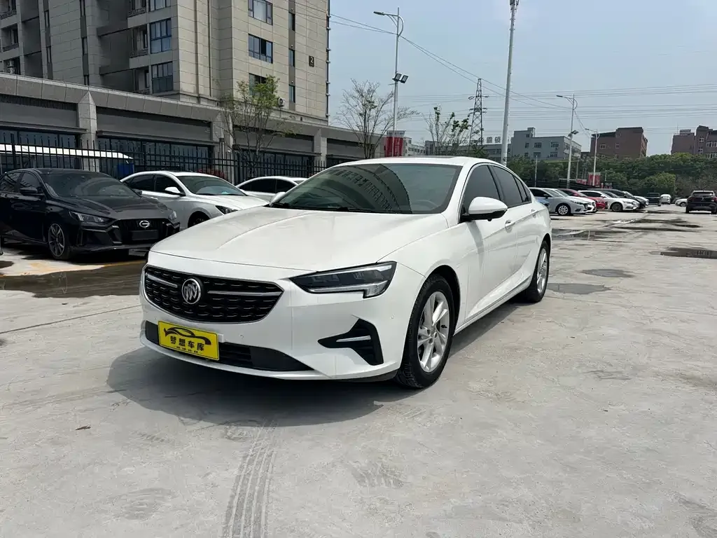 Buick Regal — фото 1