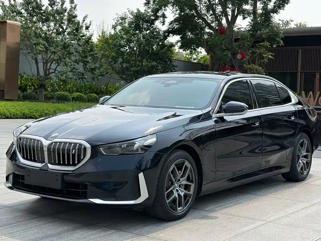BMW i5 — фото 1