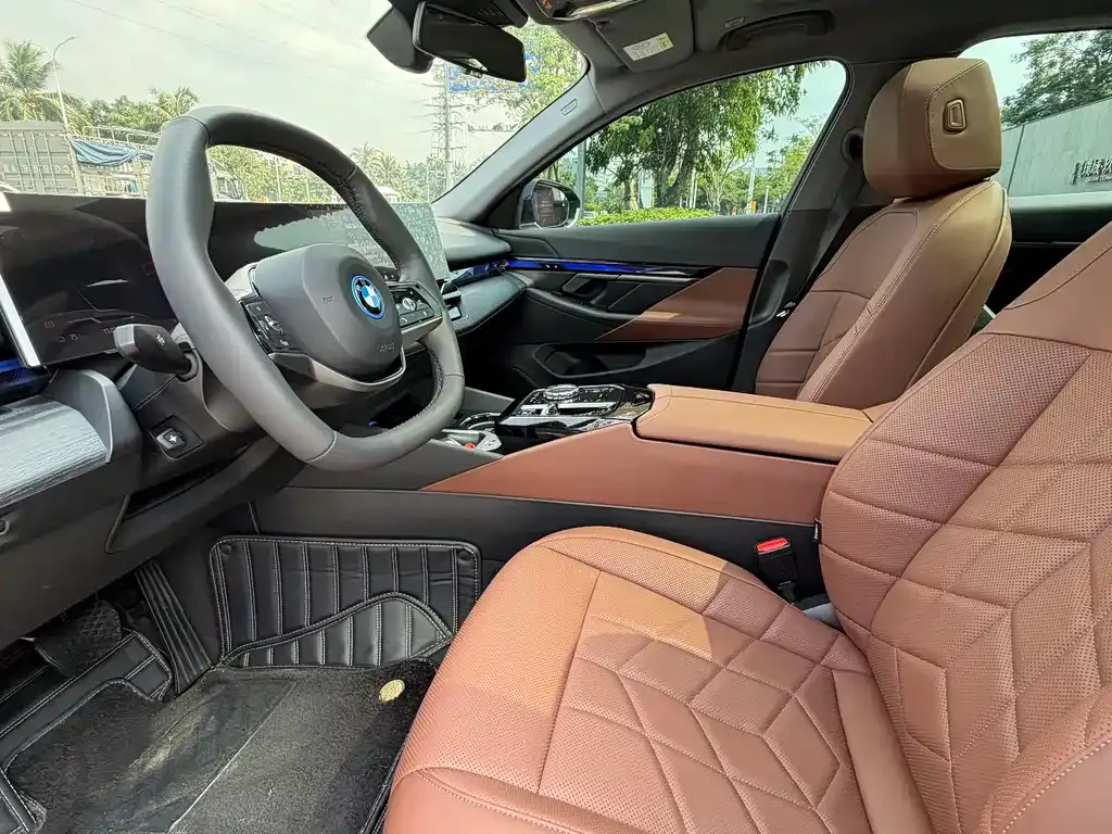 BMW i5 — фото 8