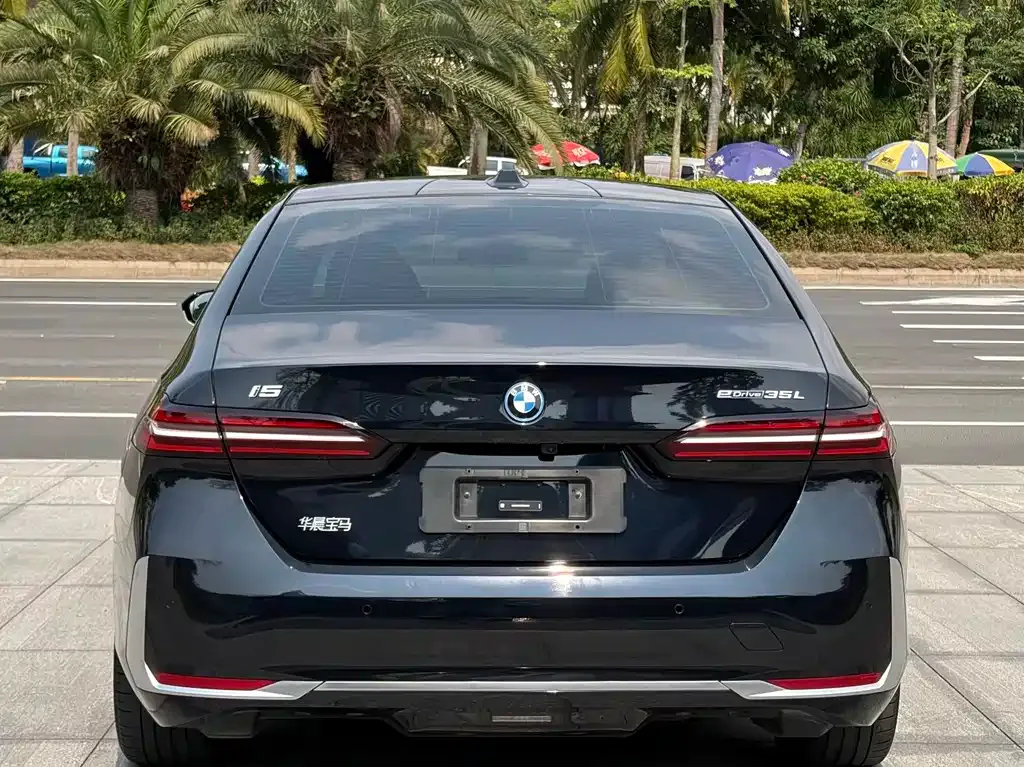 BMW i5 — фото 9