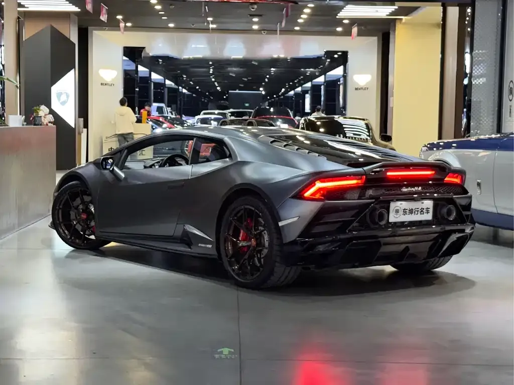 Lamborghini Huracan — фото 9