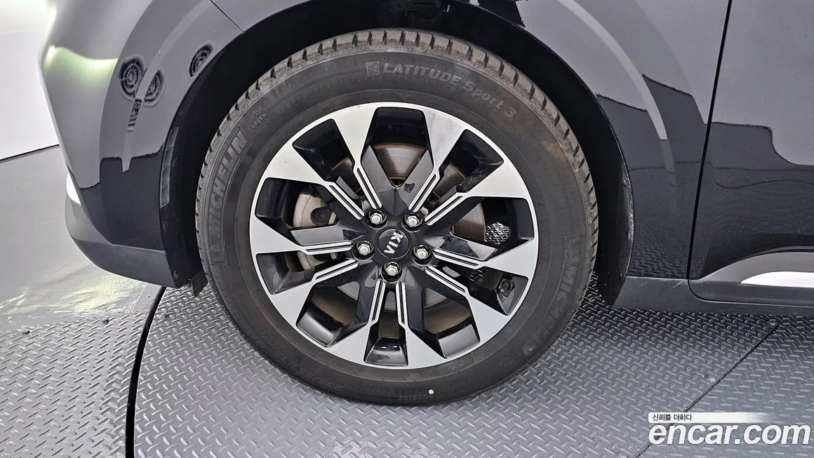 Kia Carnival — фото 10