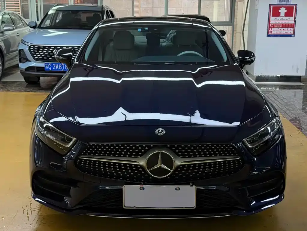Mercedes-Benz CLS — фото 1