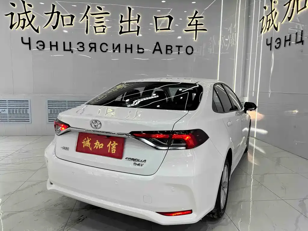 Toyota Corolla — фото 10