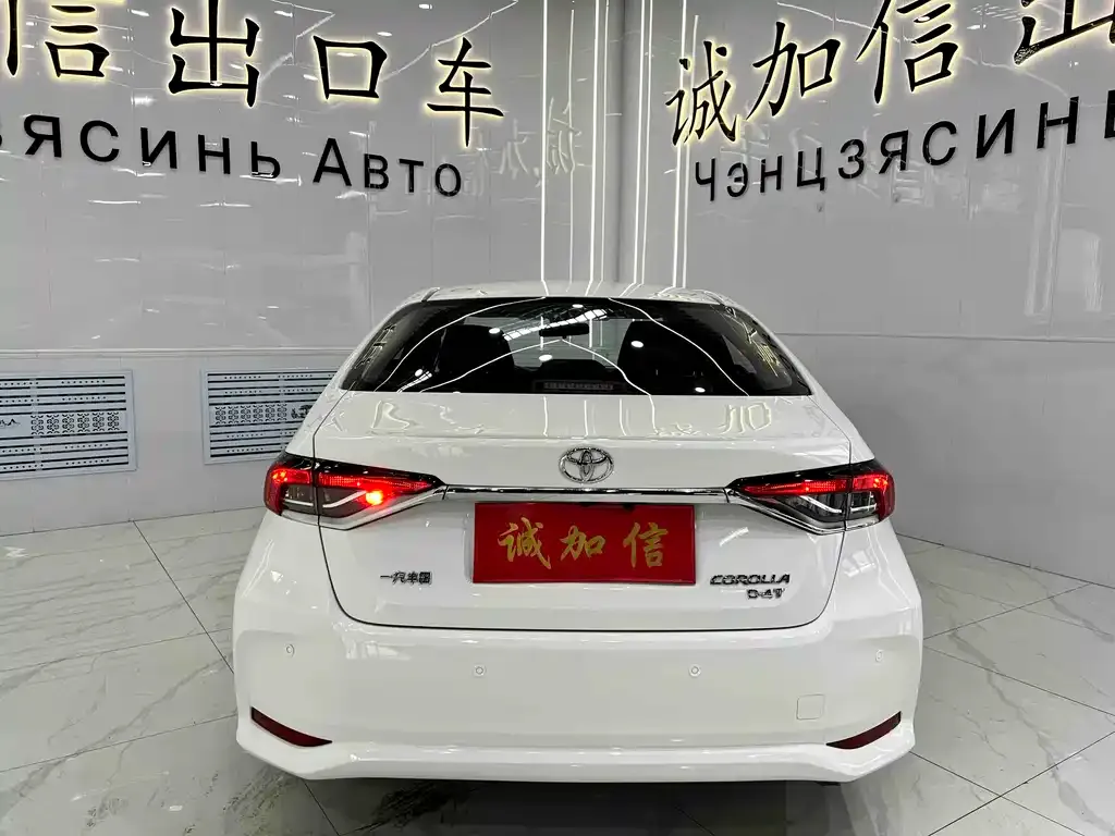 Toyota Corolla — фото 5