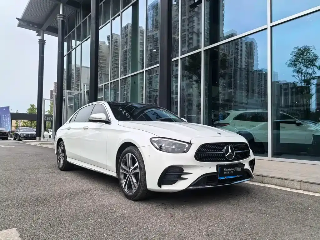 Mercedes-Benz E-Class — фото 7