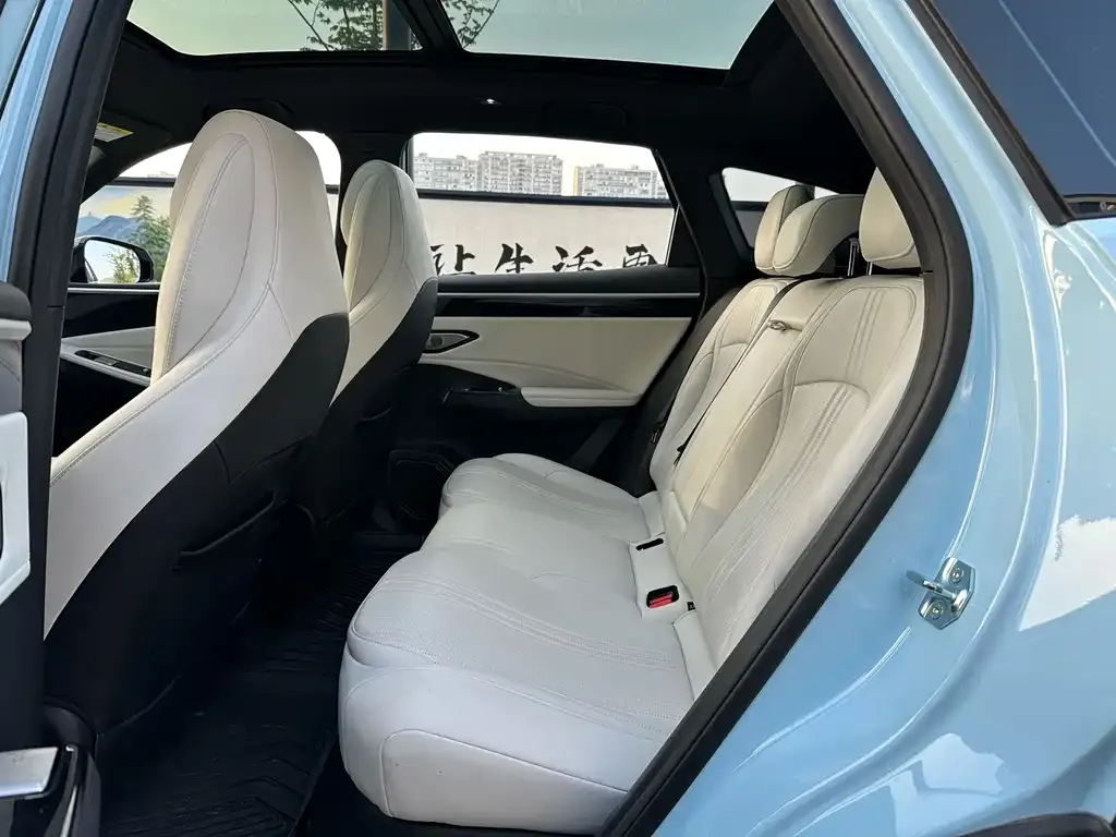 Geely Galaxy L7 — фото 4