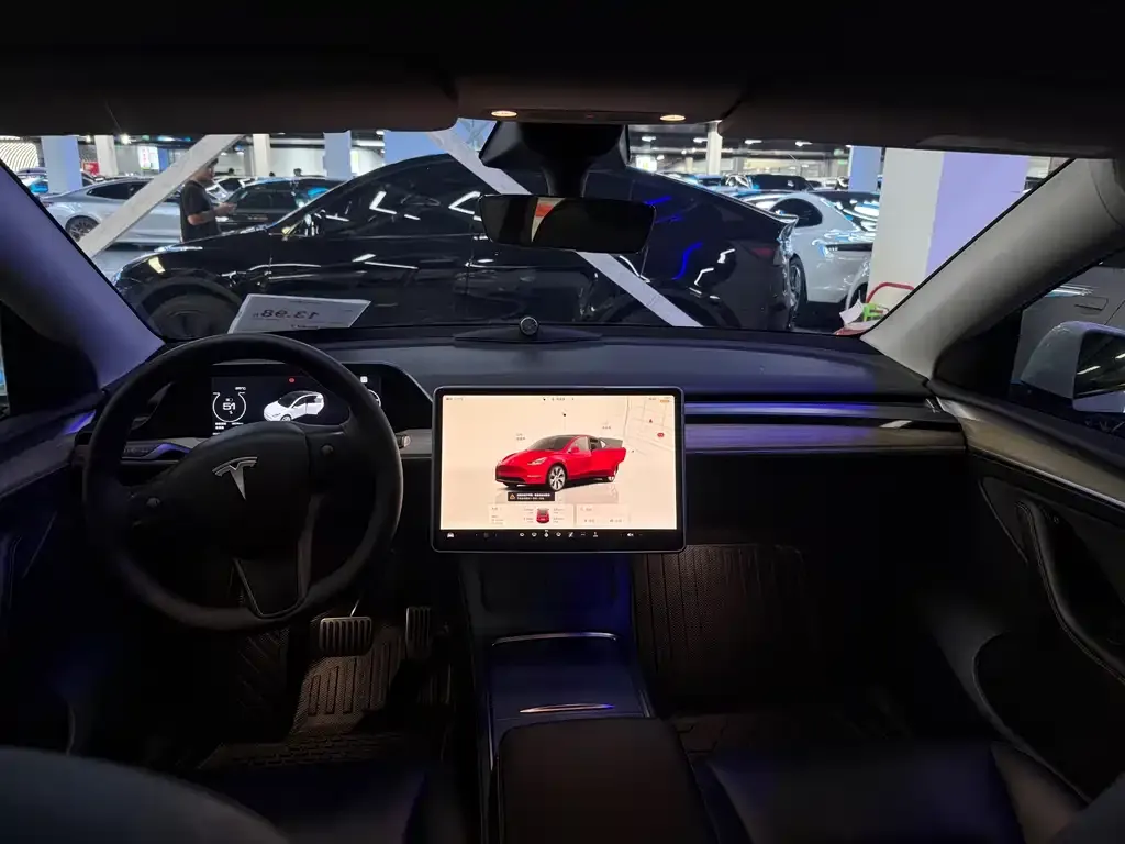 Tesla Model Y — фото 8