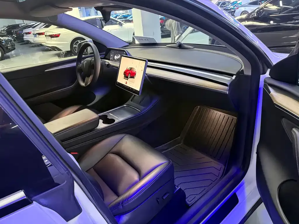 Tesla Model Y — фото 5
