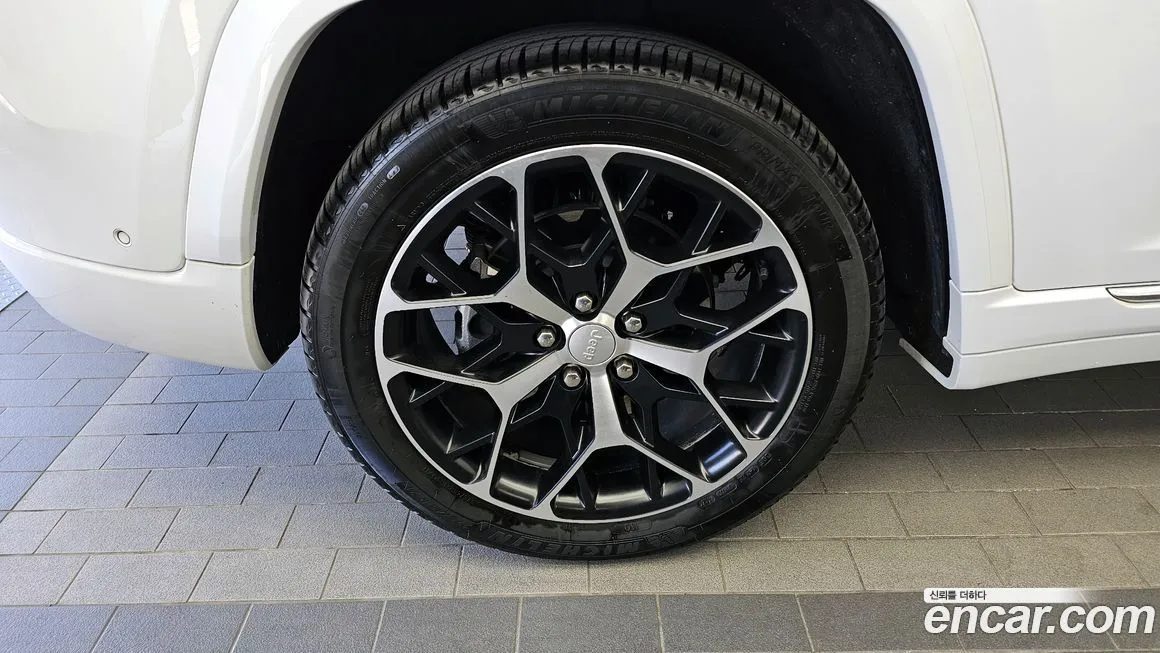 Jeep Cherokee — фото 6