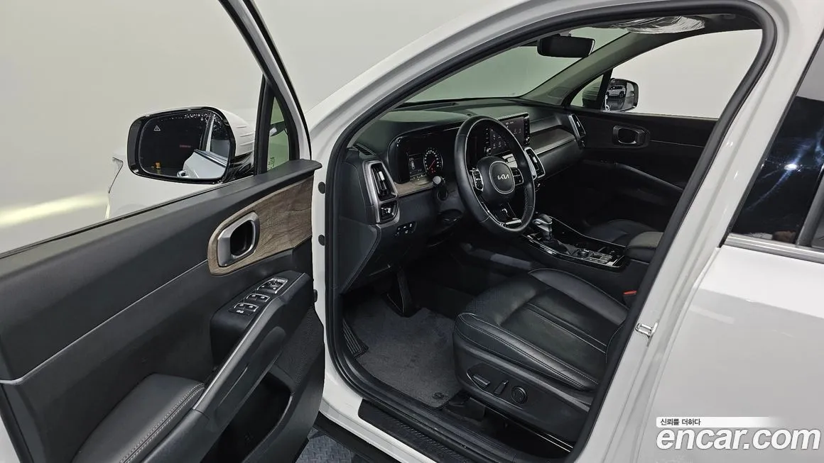 Kia Sorento — фото 6