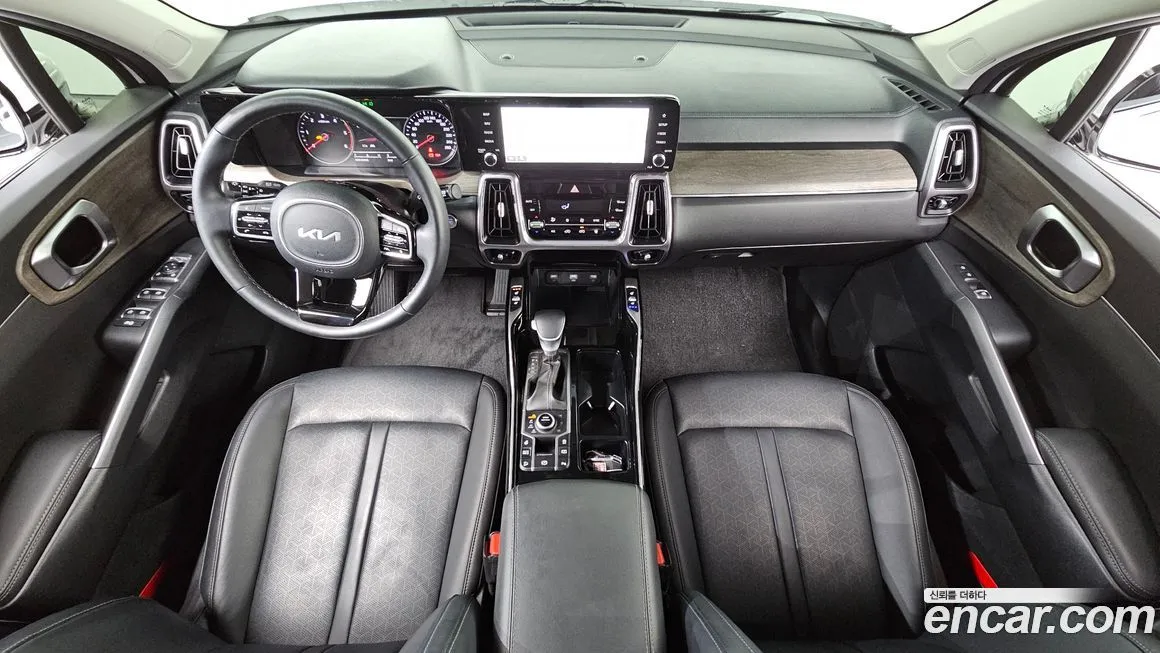 Kia Sorento — фото 7