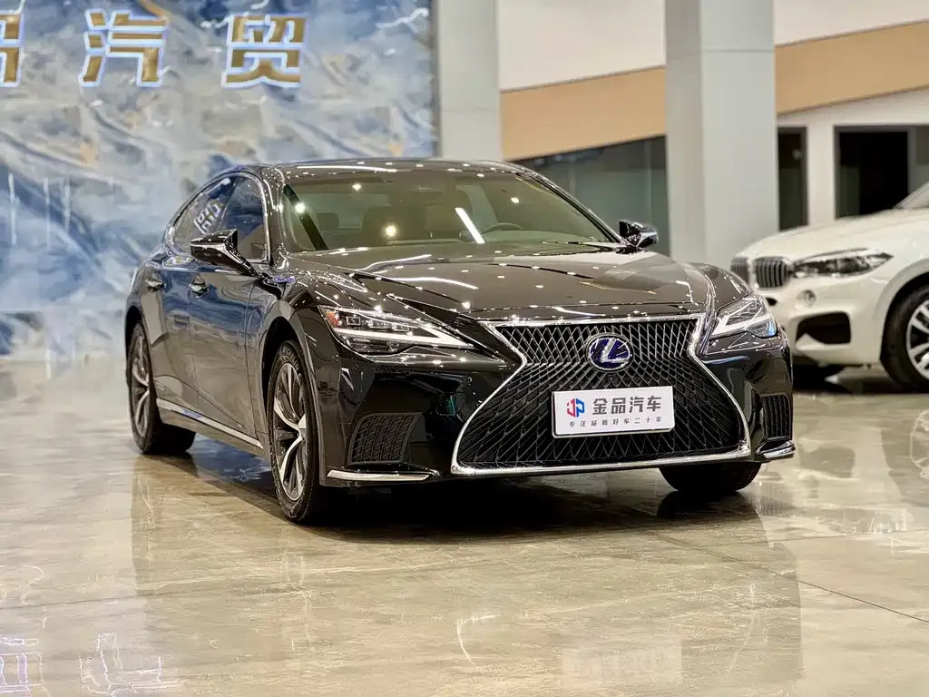 Lexus LS — фото 10