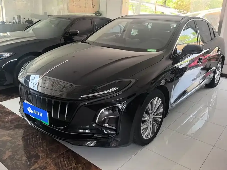 Hongqi E-QM5 — фото 1