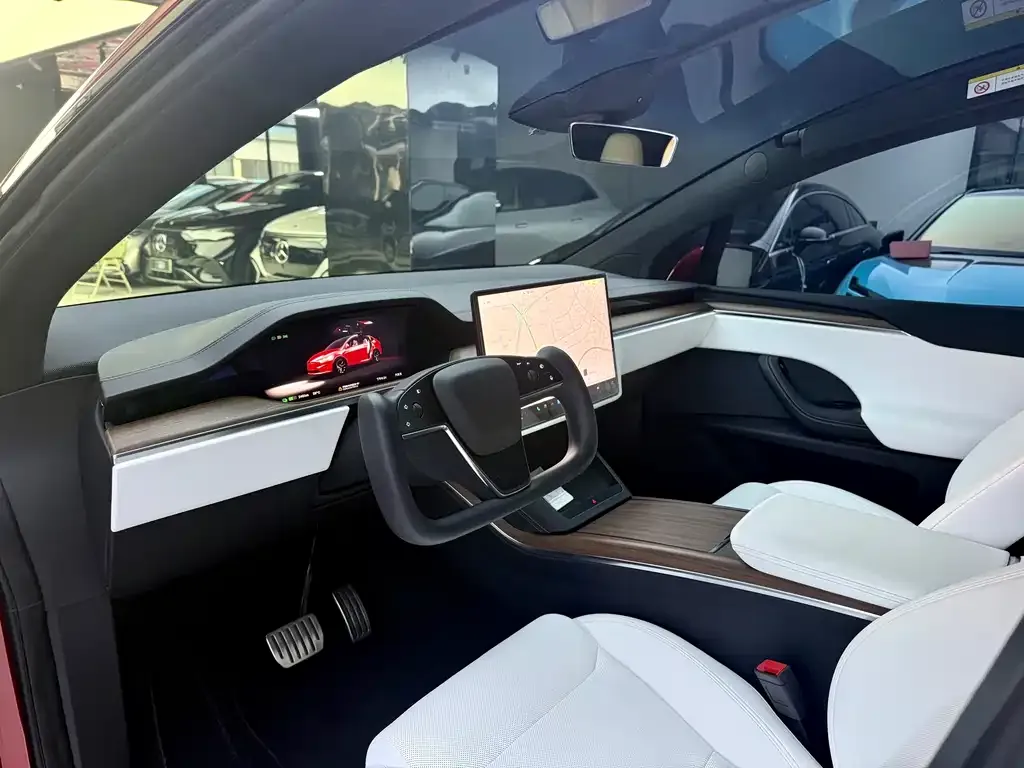 Tesla Model X — фото 2