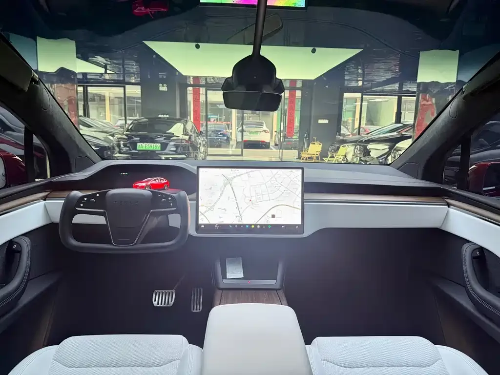 Tesla Model X — фото 8