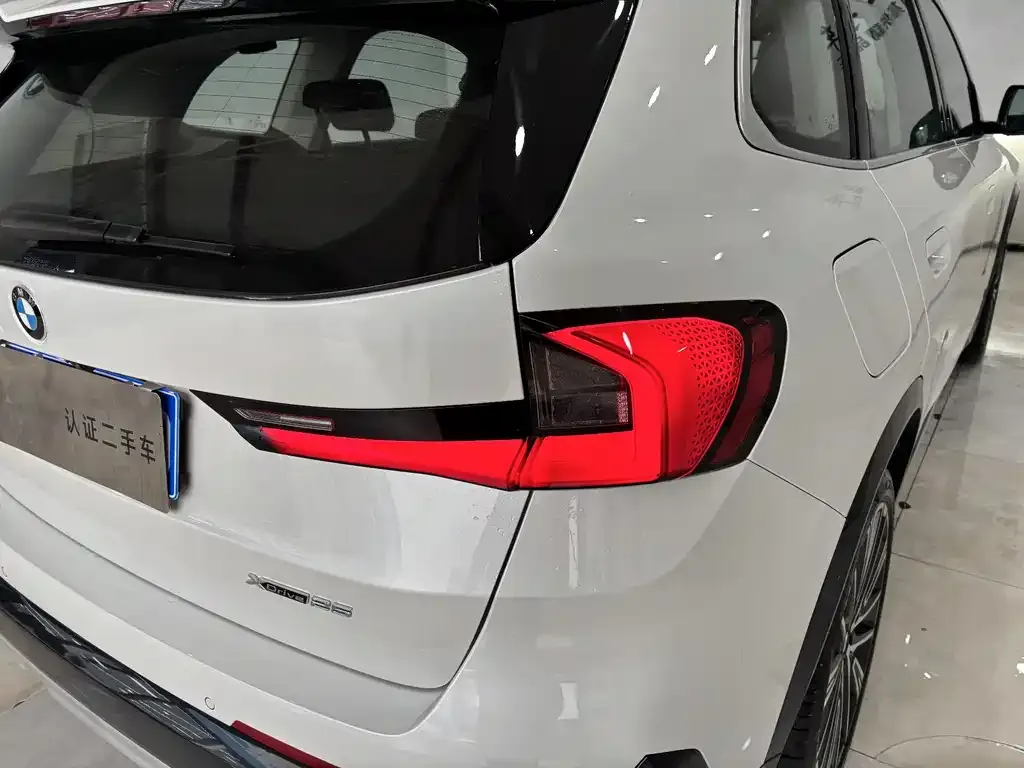 BMW X1 — фото 9