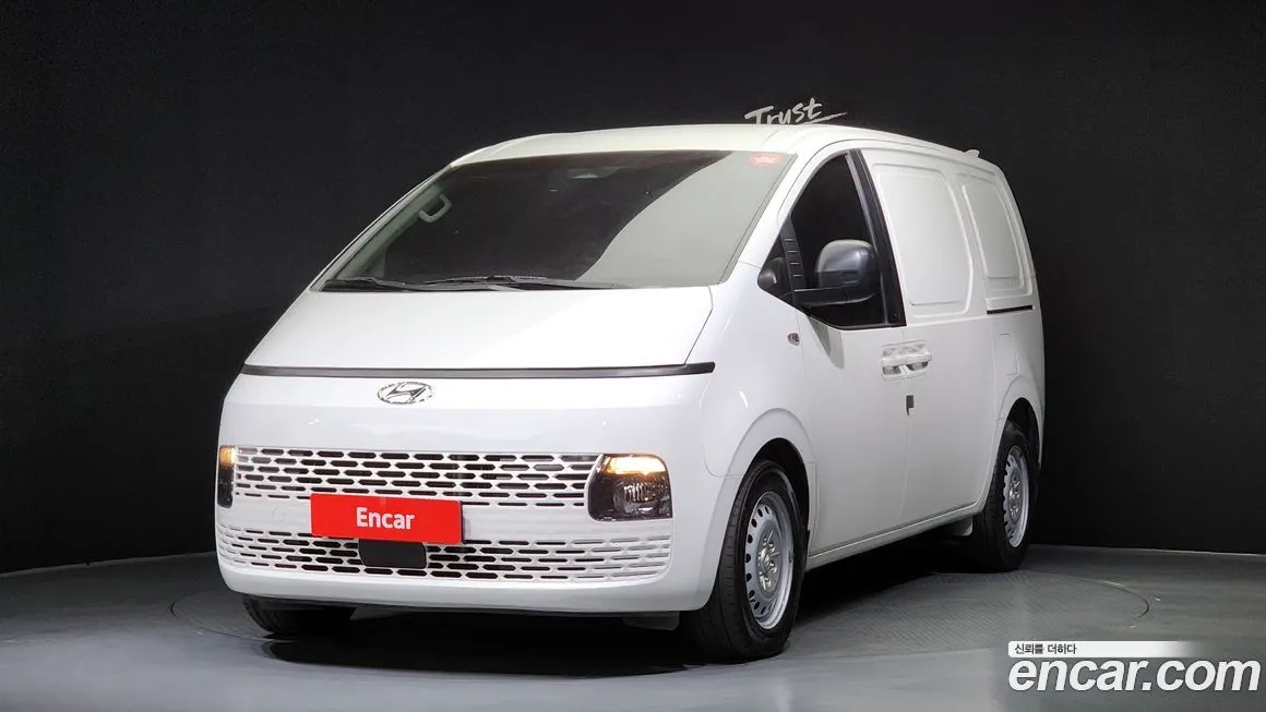 Hyundai Staria — фото 1