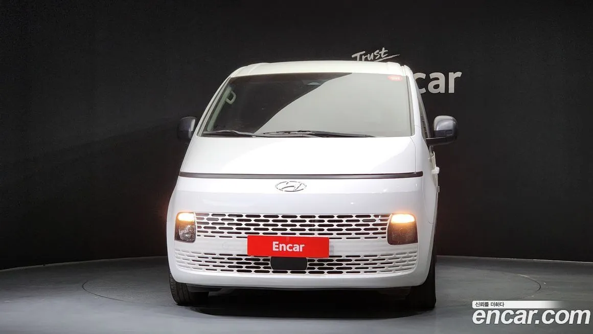 Hyundai Staria — фото 2
