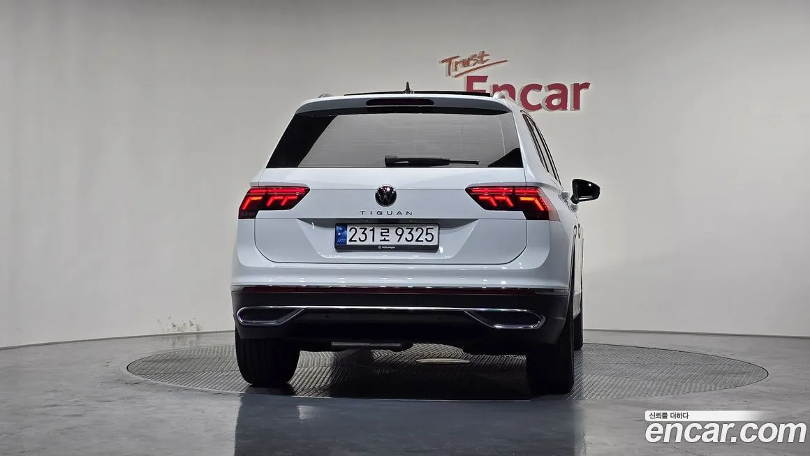 Volkswagen Tiguan — фото 10