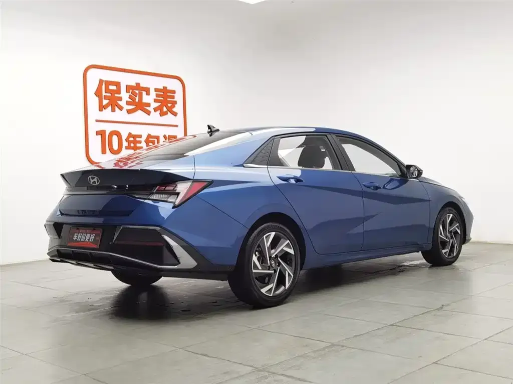 Hyundai Elantra — фото 2