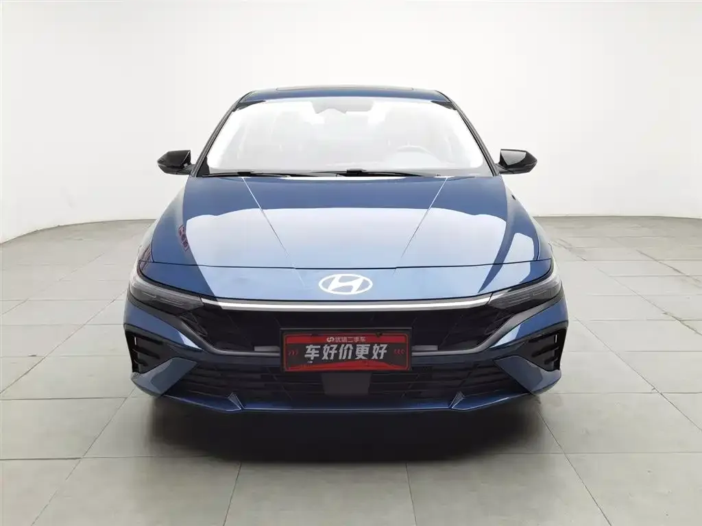 Hyundai Elantra — фото 3