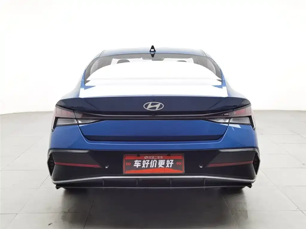 Hyundai Elantra — фото 10