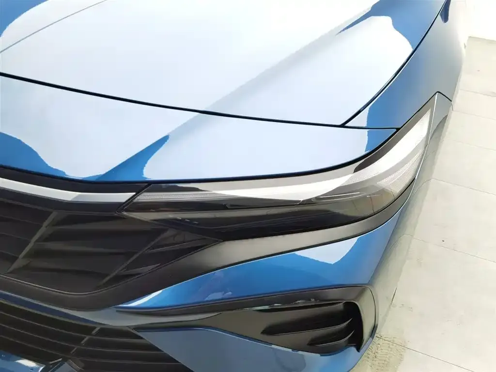 Hyundai Elantra — фото 4